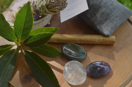Palm Gemstone Intention Set- Manifest